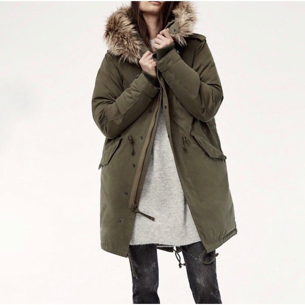 Aritzia Community Vermont Parka Down Puff Coat Medium Olive Green